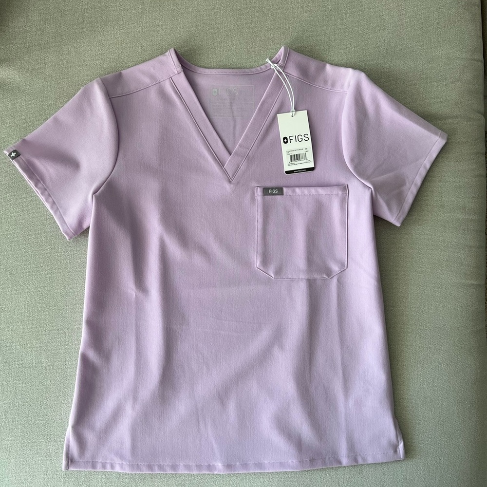 NWT FIGS Catarina Top (XS Petite) in Lavender Haze
